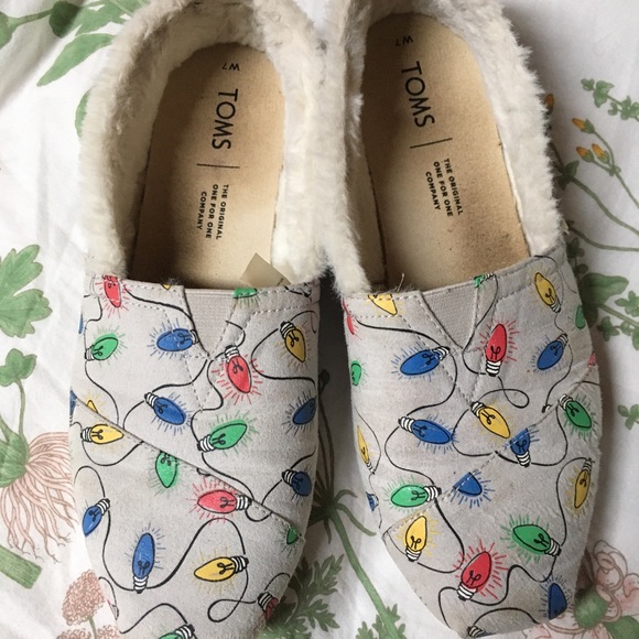 Toms house slipper size 7 - Picture 1 of 1